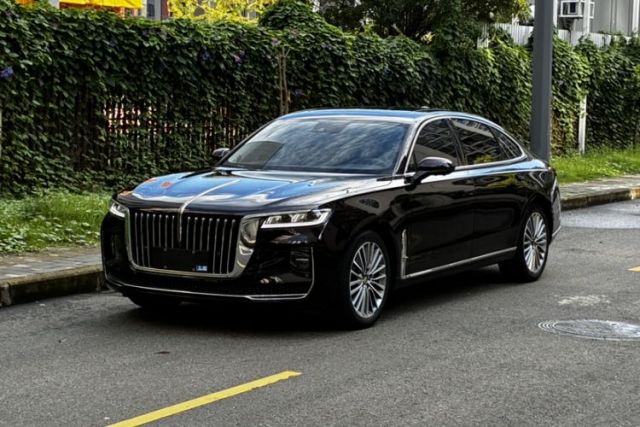 Ojetý Hongqi H9 2020 2.0T Smart Connect Flagship Edition
