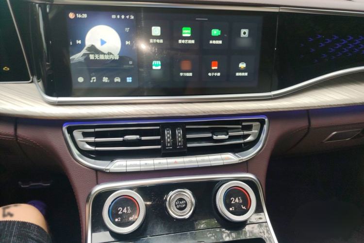 Used Hongqi H9 2020 2.0T Smart Connect Flagship Edition Audio And AC Panel