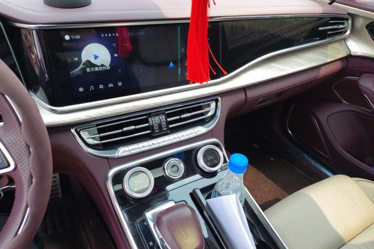 Used Hongqi H9 2020 2.0T Smart Connect Flagship Edition Audio And AC Panel