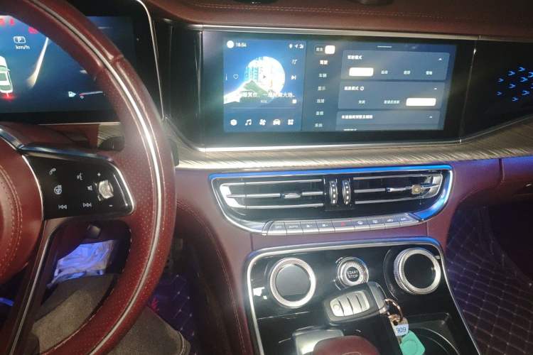 Used Hongqi H9 2020 2.0T Smart Connect Flagship Edition Audio And AC Panel