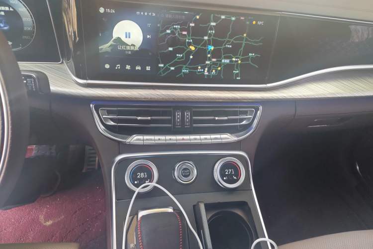 Used Hongqi H9 2020 Revised Version 2.0T Smart Connect Flagship Edition Audio And AC Panel