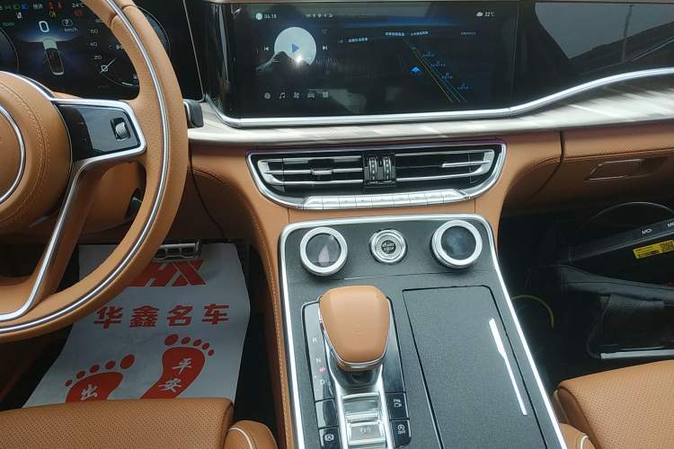 Used Hongqi H9 2020 2.0T Smart Connect Flagship Edition Audio And AC Panel