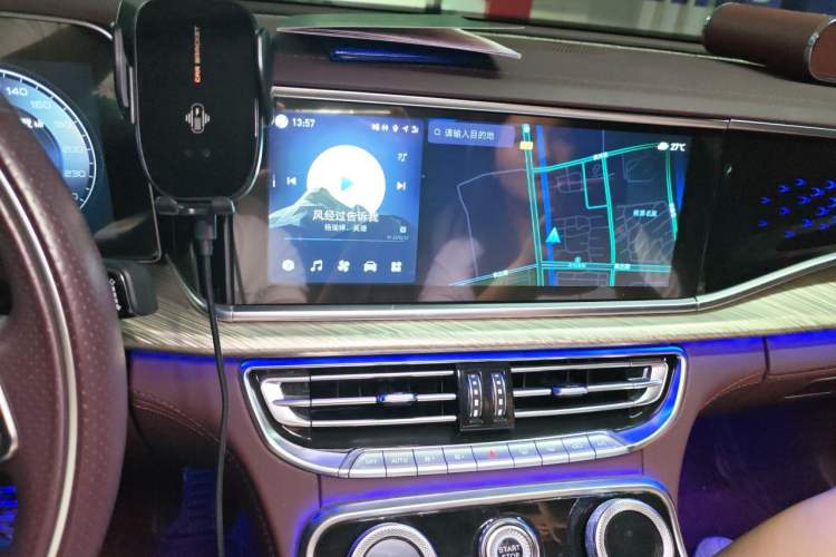 Used Hongqi H9 2020 2.0T Smart Connect Flagship Edition Audio And AC Panel