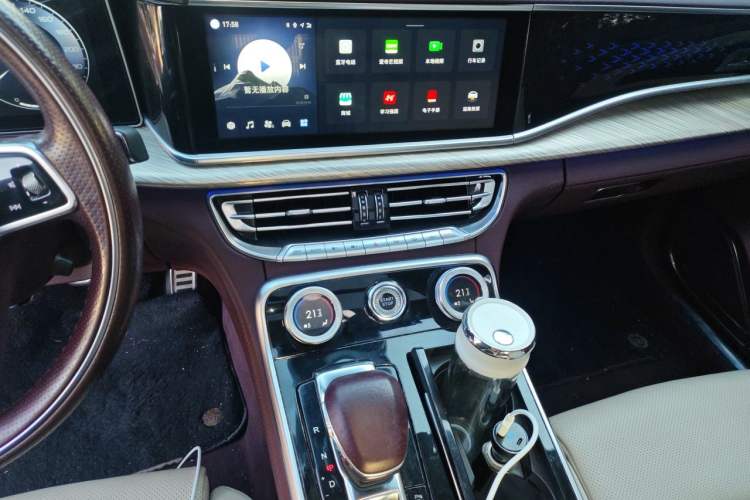 Used Hongqi H9 2020 2.0T Smart Connect Flagship Edition Audio And AC Panel