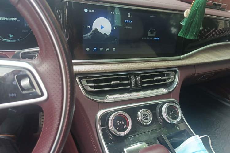 Used Hongqi H9 2020 Revised Version 2.0T Smart Connect Flagship Edition Audio And AC Panel