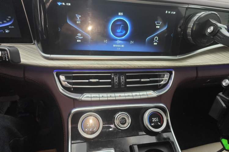 Used Hongqi H9 2020 2.0T Smart Connect Flagship Edition Audio And AC Panel