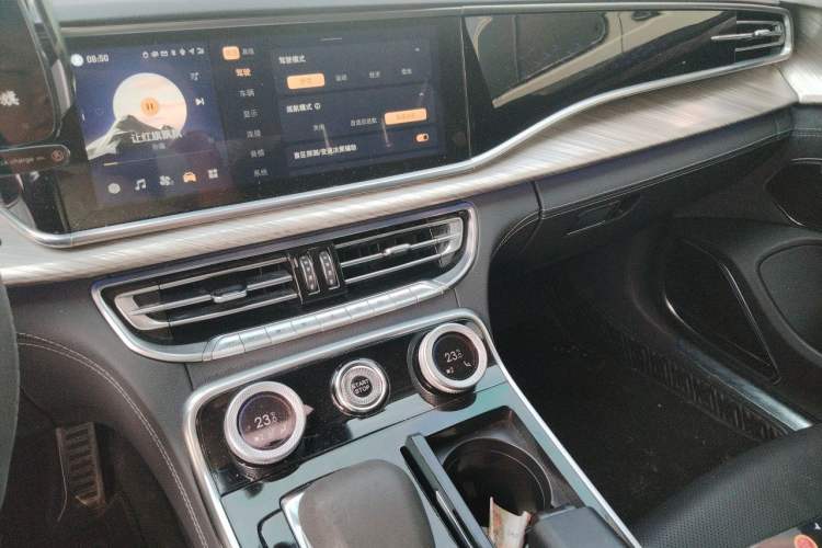 Used Hongqi H9 2020 3.0T Smart Connect Flagship Four-Seat Version Audio And AC Panel