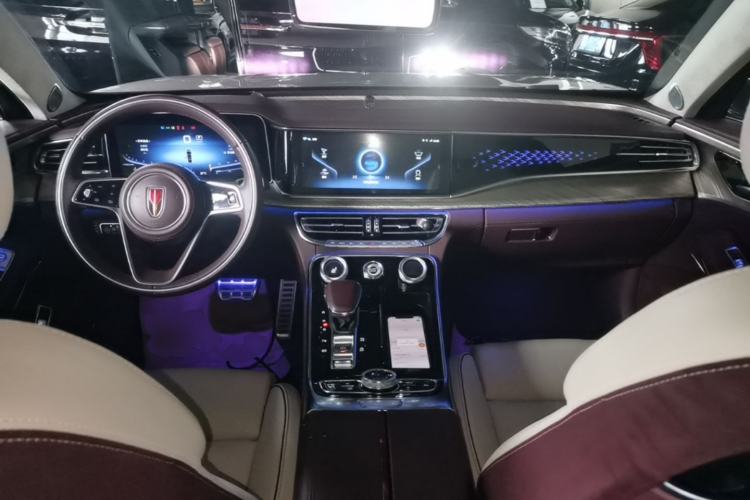 Used Hongqi H9 2020 3.0T Smart Connect Flagship Four-Seat Version Center Console