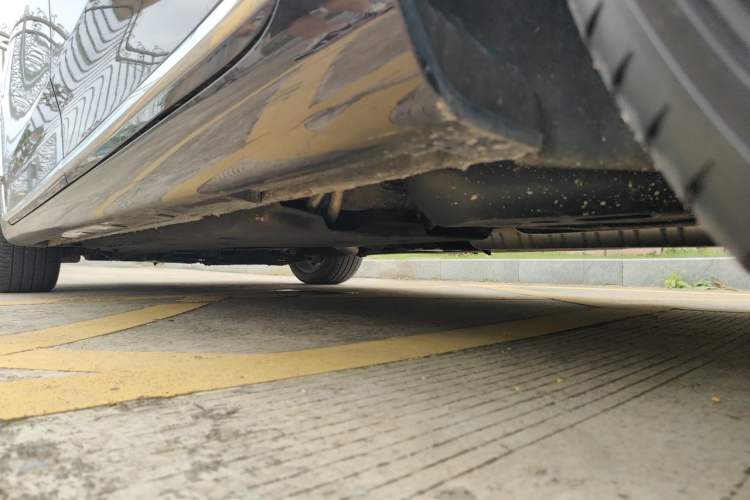 Used Hongqi H9 2020 2.0T Smart Connect Flagship Edition Chassis Rear Left