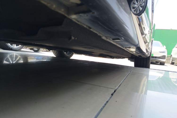 Used Hongqi H9 2020 2.0T Smart Connect Flagship Edition Chassis Rear Right