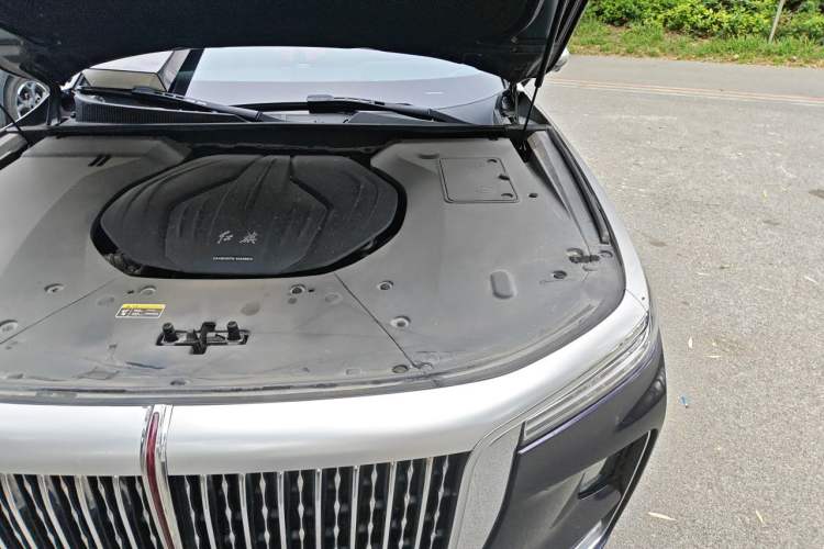 Used Hongqi H9 2020 2.0T Smart Connect Flagship Edition Engine Bay Left
