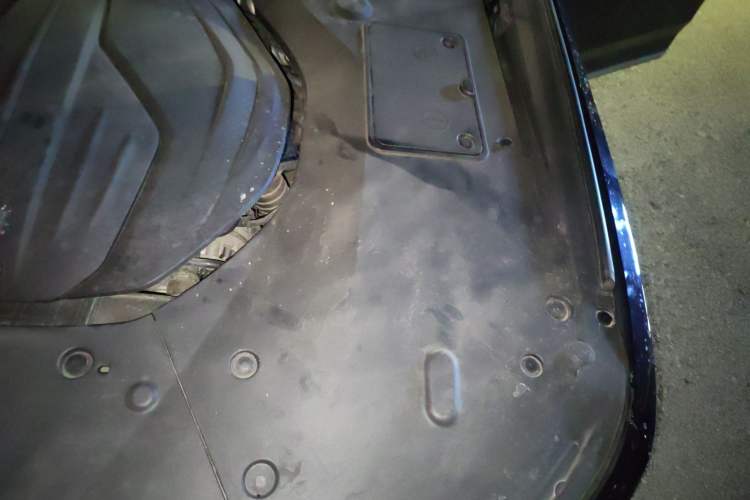 Used Hongqi H9 2020 2.0T Smart Connect Flagship Edition Engine Bay Left