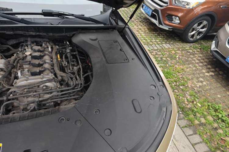 Used Hongqi H9 2020 2.0T Smart Connect Flagship Edition Engine Bay Left