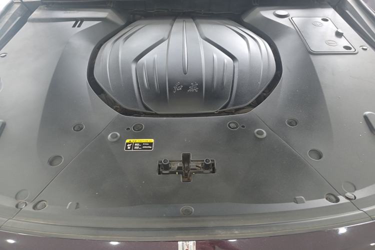 Used Hongqi H9 2020 2.0T Smart Connect Flagship Edition Engine Bay