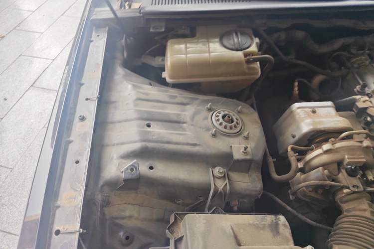 Used Hongqi H9 2020 Revised Version 2.0T Smart Connect Flagship Edition Engine Bay Right