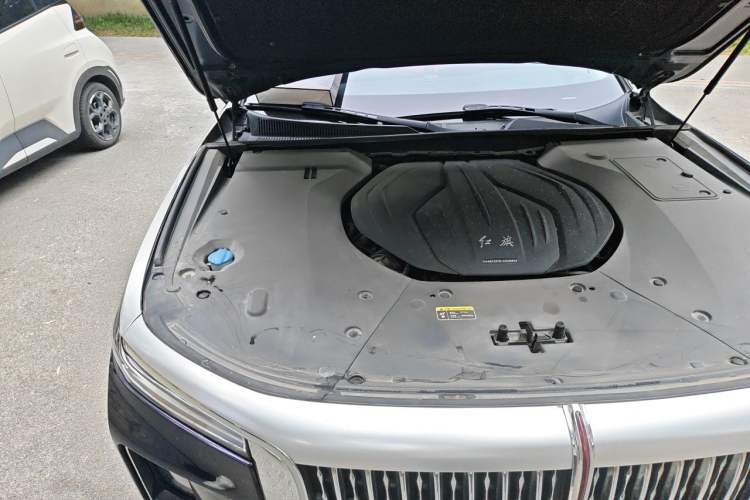 Used Hongqi H9 2020 2.0T Smart Connect Flagship Edition Engine Bay Right