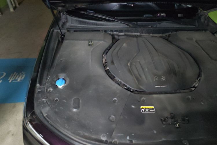 Used Hongqi H9 2020 2.0T Smart Connect Flagship Edition Engine Bay Right