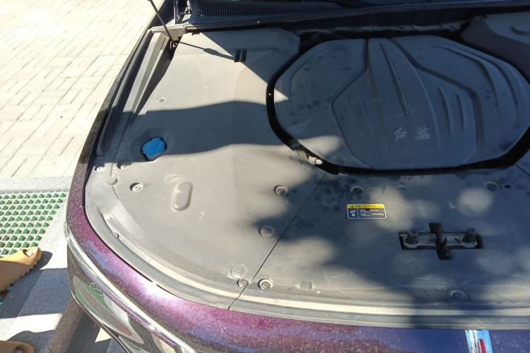 Used Hongqi H9 2020 2.0T Smart Connect Flagship Edition Engine Bay Right