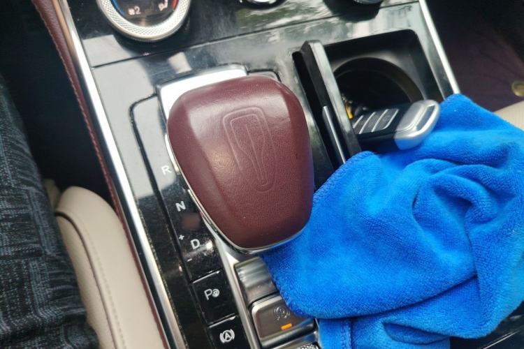 Used Hongqi H9 2020 2.0T Smart Connect Flagship Edition Gear Lever