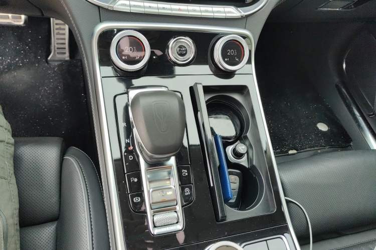 Used Hongqi H9 2020 2.0T Smart Connect Flagship Edition Gear Lever