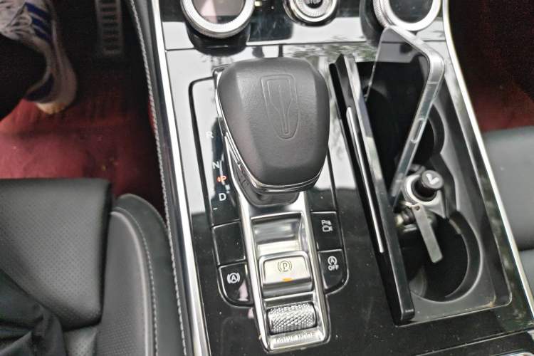 Used Hongqi H9 2020 2.0T Smart Connect Flagship Edition Gear Lever