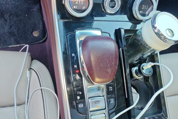 Used Hongqi H9 2020 2.0T Smart Connect Flagship Edition Gear Lever