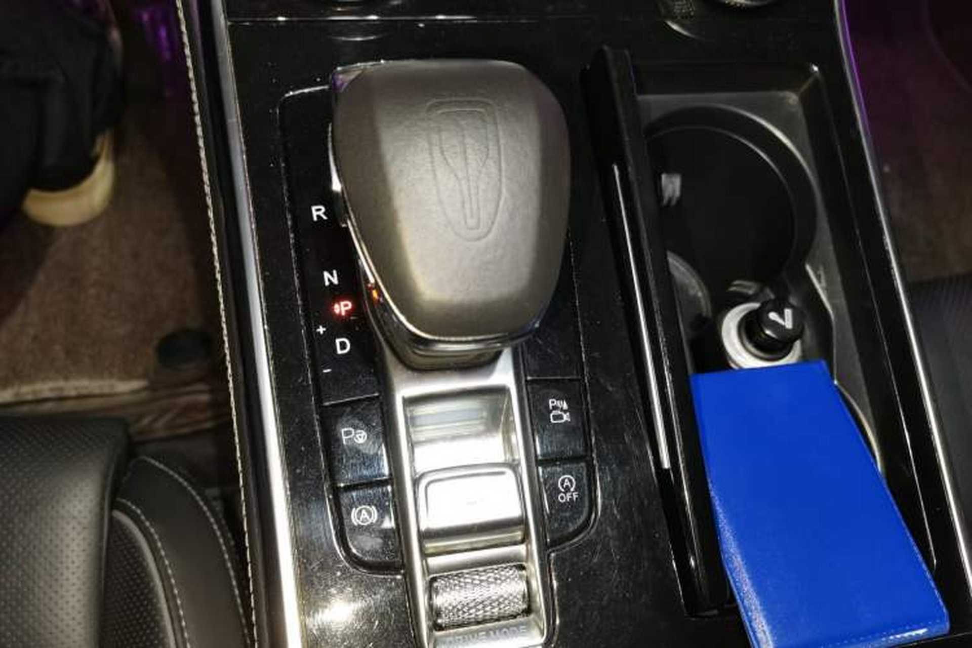 Used Hongqi H9 2020 2.0T Smart Connect Flagship Edition Gear Lever