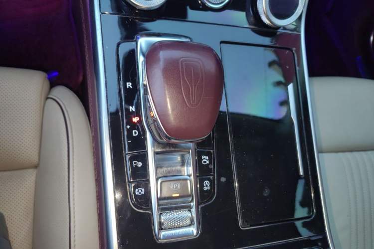 Used Hongqi H9 2020 2.0T Smart Connect Flagship Edition Gear Lever