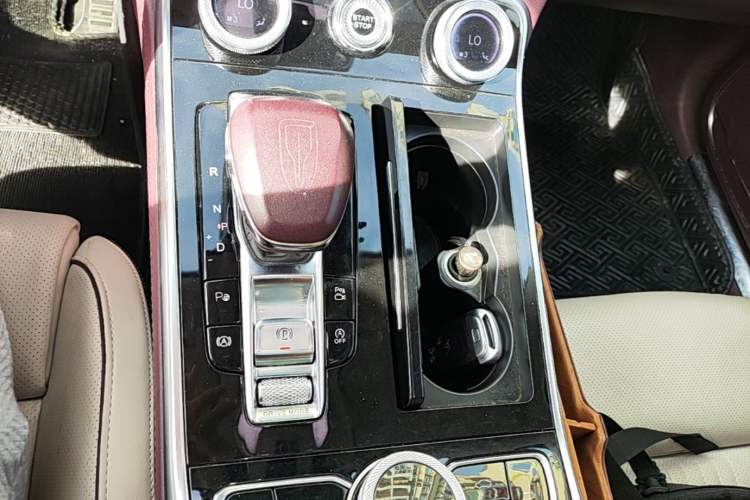 Used Hongqi H9 2020 2.0T Smart Connect Flagship Edition Gear Lever