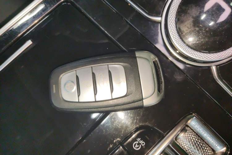 Used Hongqi H9 2020 2.0T Smart Connect Flagship Edition Interior 1