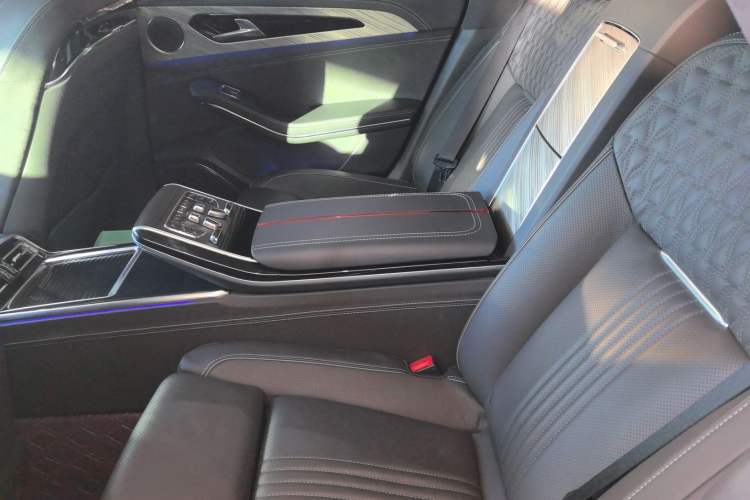 Used Hongqi H9 2020 3.0T Smart Connect Flagship Four-Seat Version Interior 1