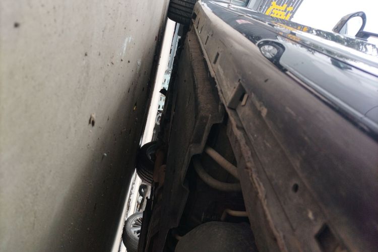 Used Hongqi H9 2020 2.0T Smart Connect Flagship Edition Left Side Sill