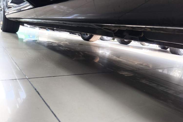 Used Hongqi H9 2020 2.0T Smart Connect Flagship Edition Left Side Sill