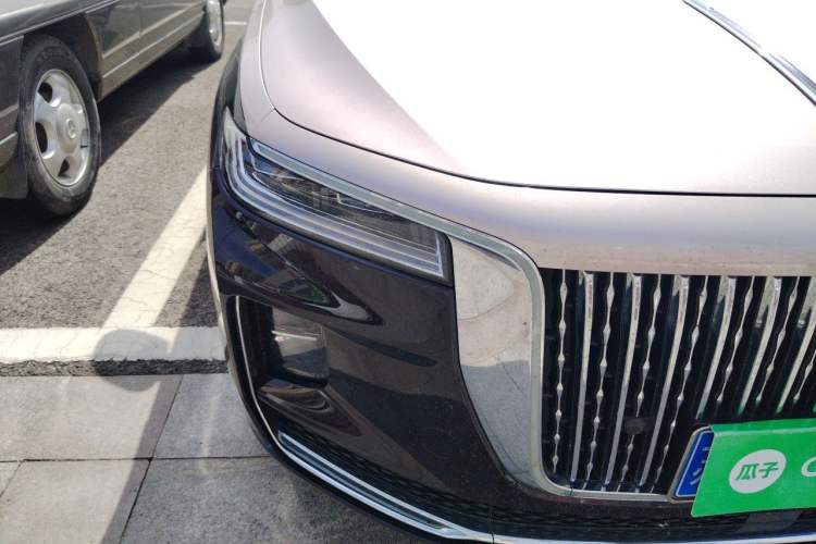 Used Hongqi H9 2020 3.0T Smart Connect Flagship Four-Seat Version Right Front Headlight