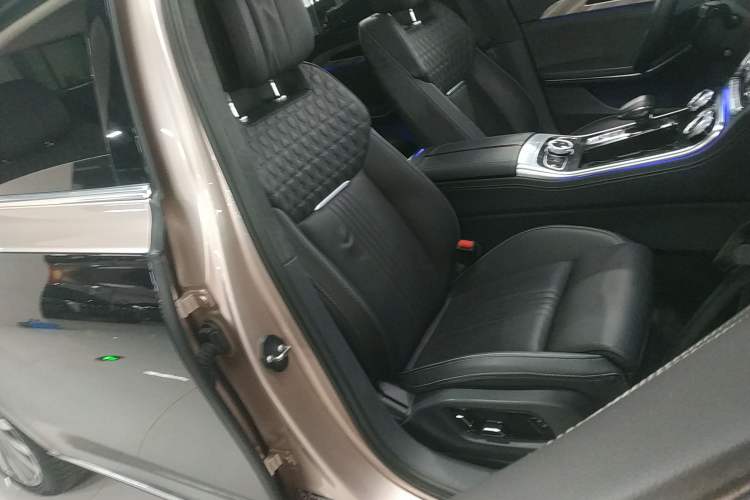 Used Hongqi H9 2020 3.0T Smart Connect Flagship Four-Seat Version Right Front Seat