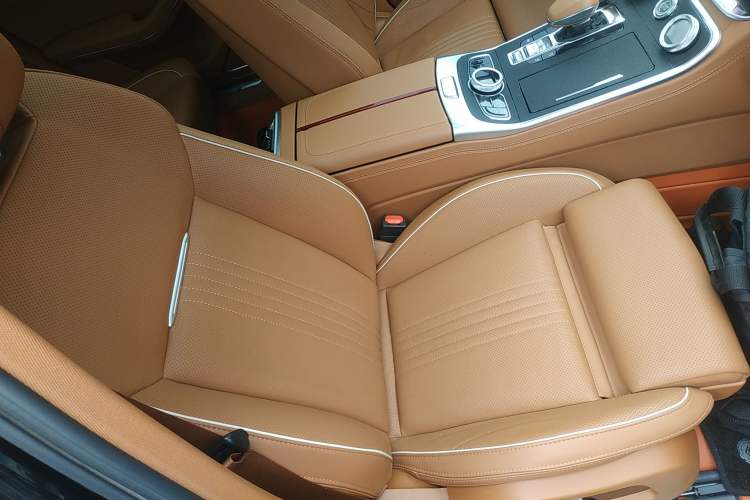 Used Hongqi H9 2020 2.0T Smart Connect Flagship Edition Right Front Seat