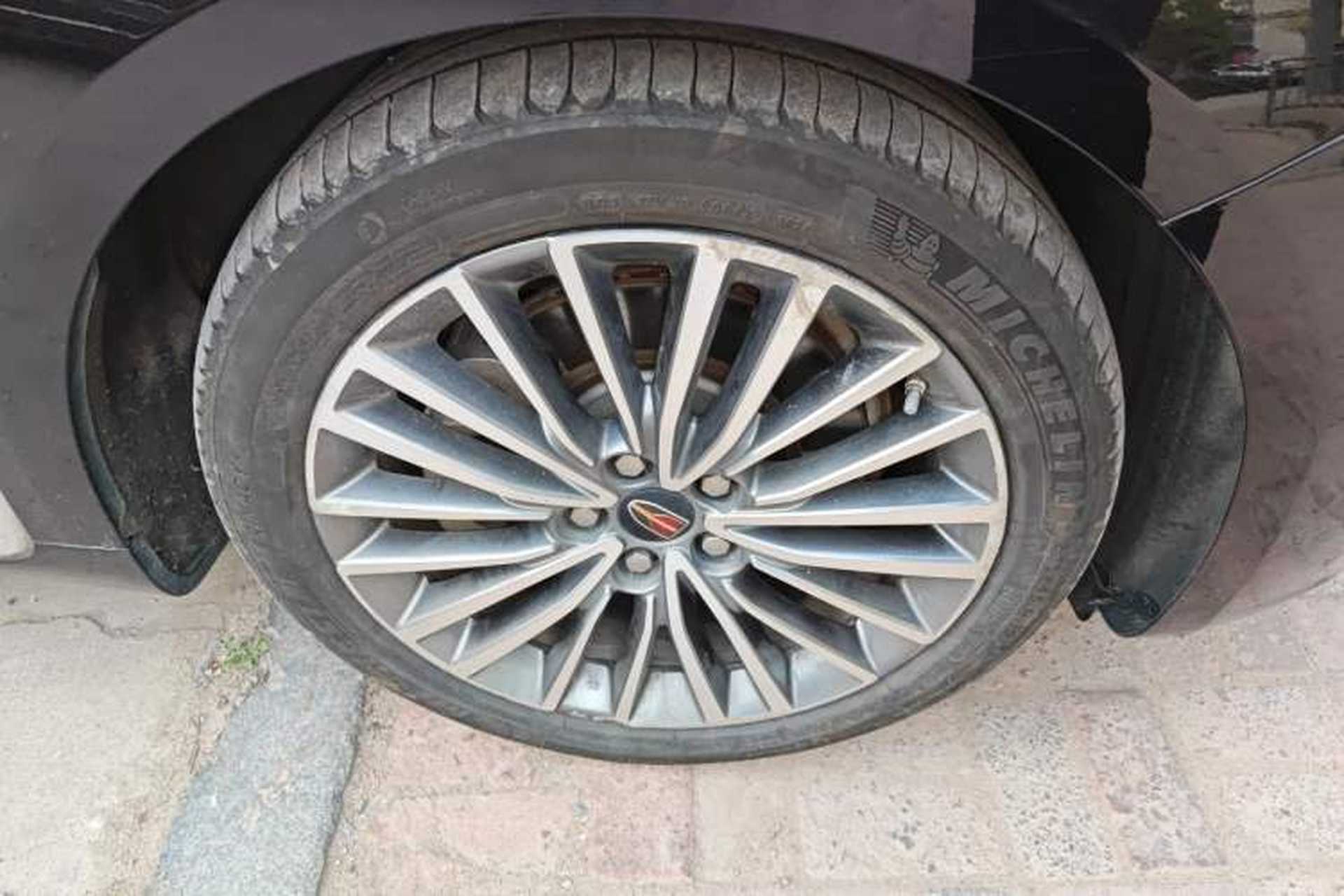 Used Hongqi H9 2020 Restyled 3.0T Smart Connect Flagship Edition Right Front Wheel Hub
