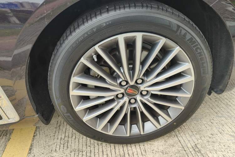 Used Hongqi H9 2020 2.0T Smart Connect Flagship Edition Right Front Wheel Hub