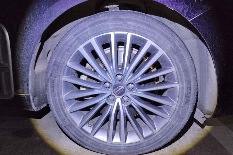 Used Hongqi H9 2020 2.0T Smart Connect Flagship Edition Right Front Wheel Hub