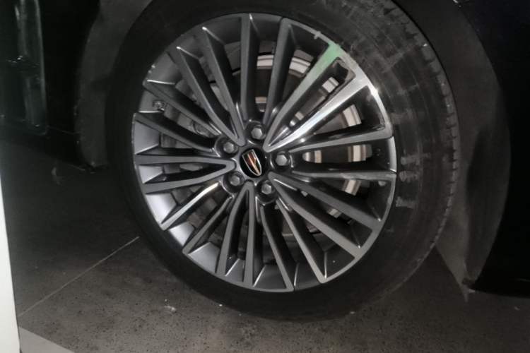 Used Hongqi H9 2020 2.0T Smart Connect Flagship Edition Right Front Wheel Hub