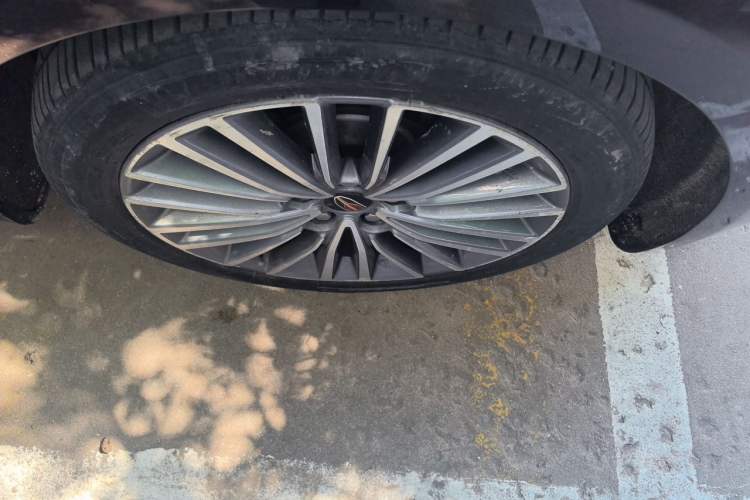Used Hongqi H9 2020 2.0T Smart Connect Flagship Edition Right Front Wheel Hub