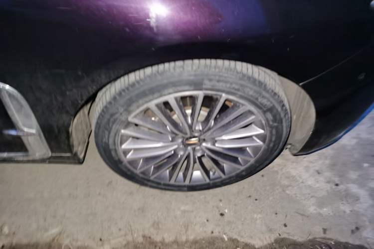 Used Hongqi H9 2020 2.0T Smart Connect Flagship Edition Right Front Wheel Hub