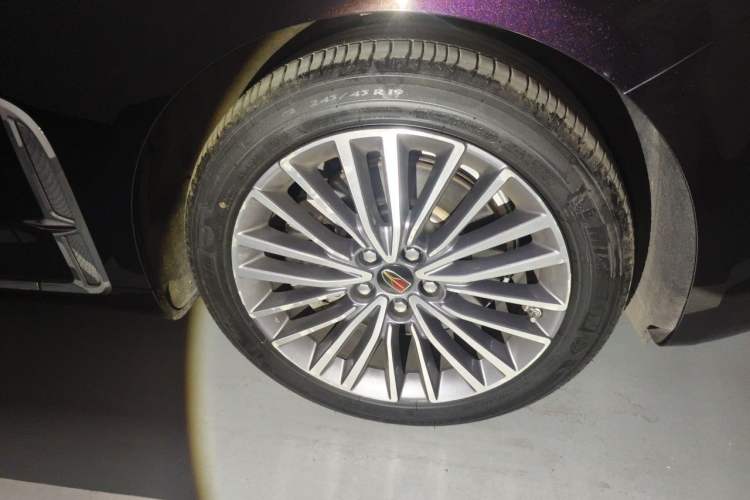 Used Hongqi H9 2020 Revised Version 2.0T Smart Connect Flagship Edition Right Front Wheel Hub
