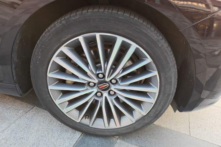 Used Hongqi H9 2020 Revised Version 2.0T Smart Connect Flagship Edition Right Front Wheel Hub