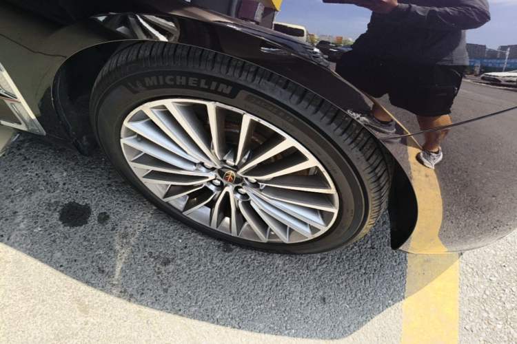Used Hongqi H9 2020 2.0T Smart Connect Flagship Edition Right Front Wheel Hub
