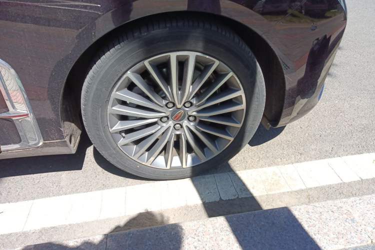 Used Hongqi H9 2020 2.0T Smart Connect Flagship Edition Right Front Wheel Hub