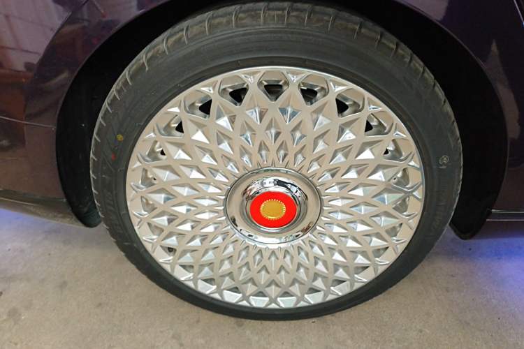 Used Hongqi H9 2020 3.0T Smart Connect Flagship Edition Right Rear Wheel Hub