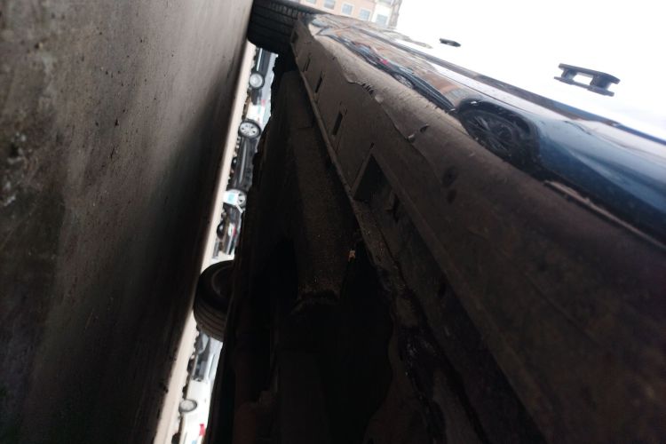 Used Hongqi H9 2020 2.0T Smart Connect Flagship Edition Right Side Sill