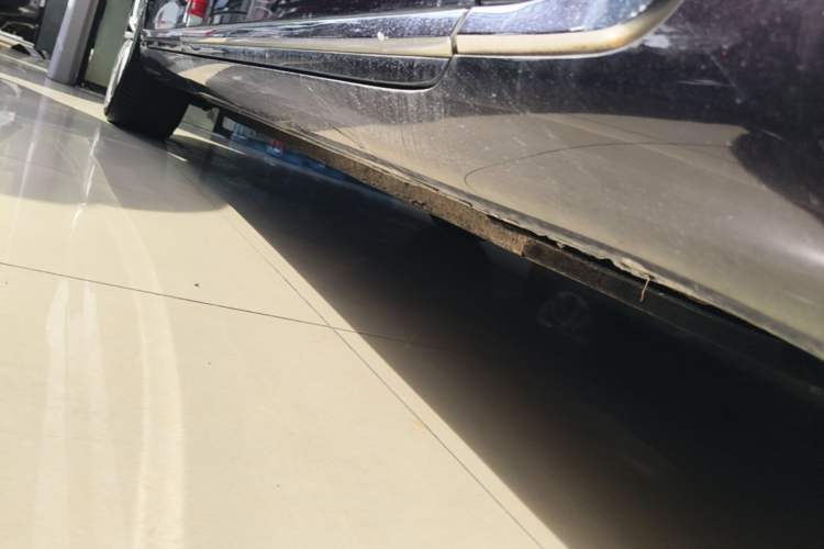 Used Hongqi H9 2020 2.0T Smart Connect Flagship Edition Right Side Sill