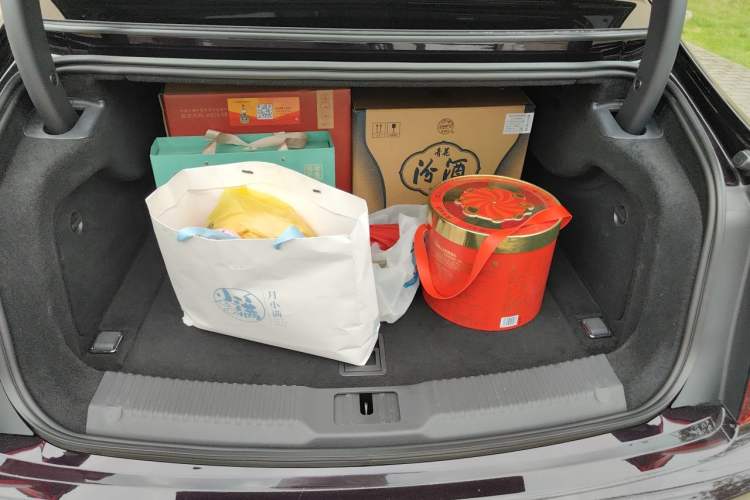 Used Hongqi H9 2020 2.0T Smart Connect Flagship Edition Trunk